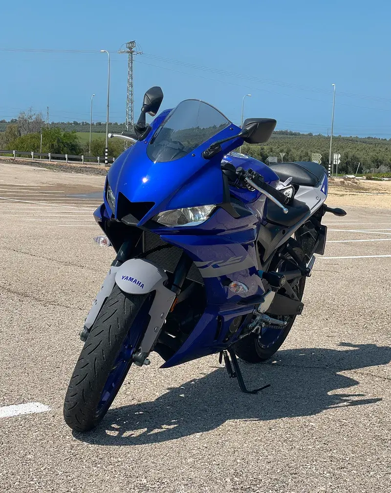 אופנוע ספורט ימאהה כחול נקי ומטופח לאחר דיטיילינג בדיטייל זון